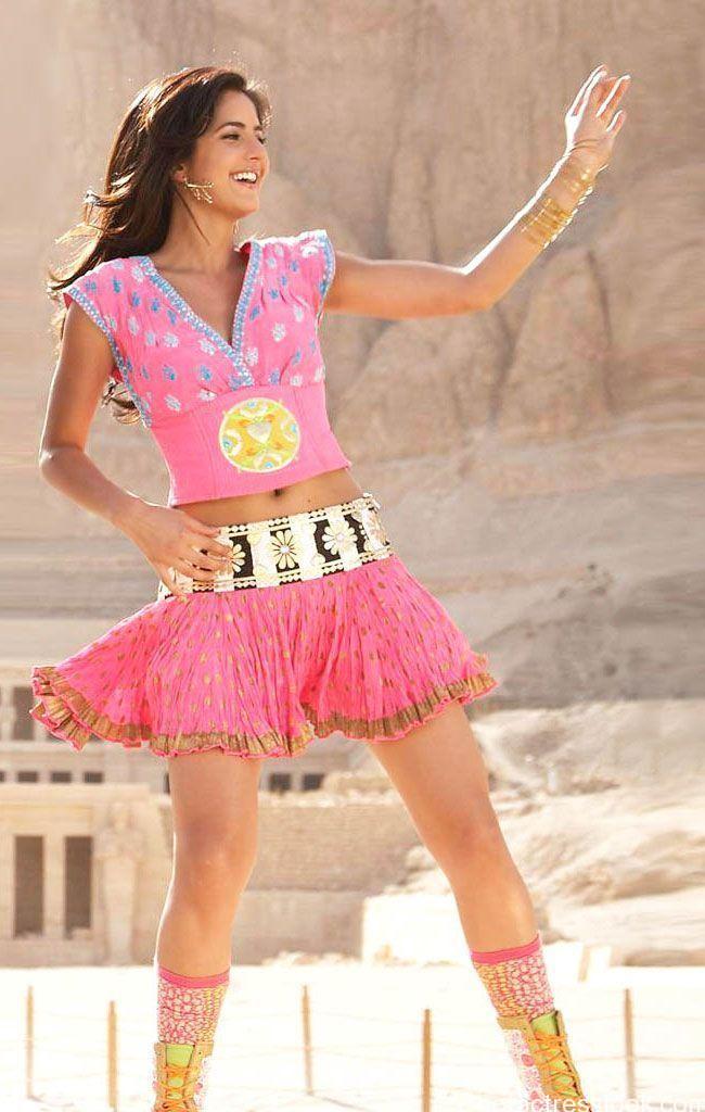 Katrina-Kaif-hot-In-a-light-pink-skirt.jpg