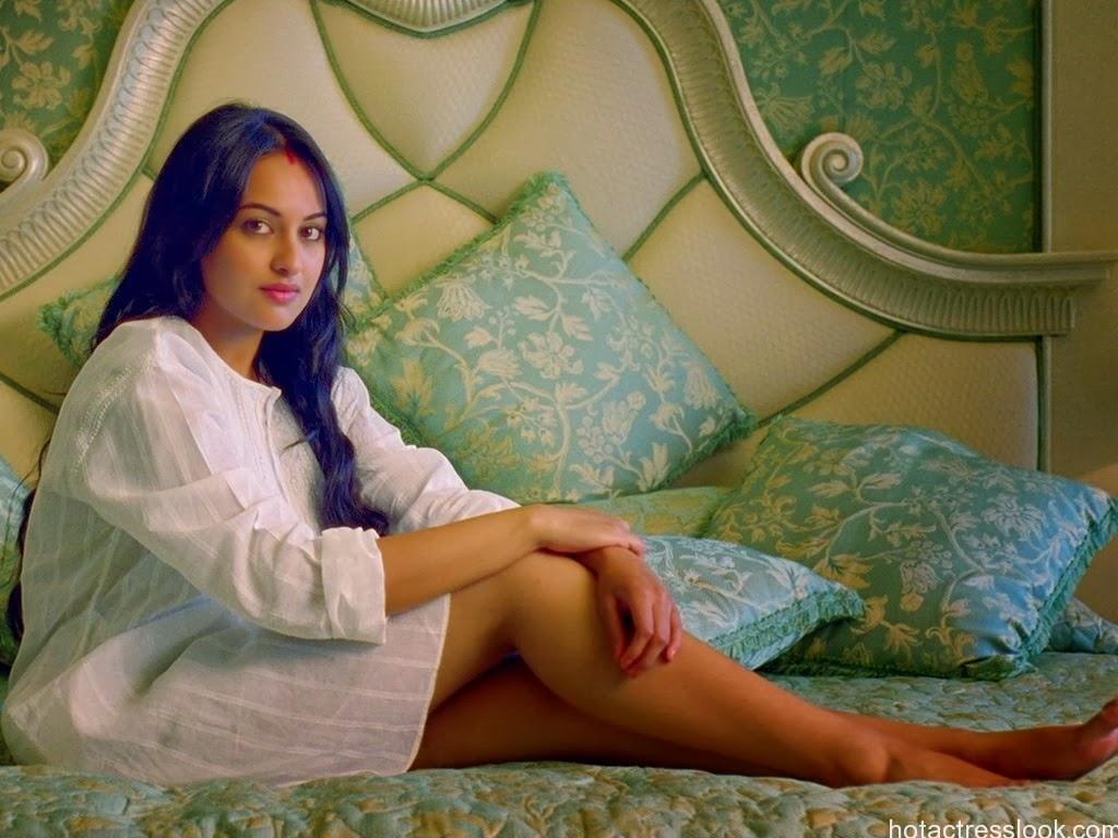 Sonakshi Sinha Hot And Sexy Unseen Photos
