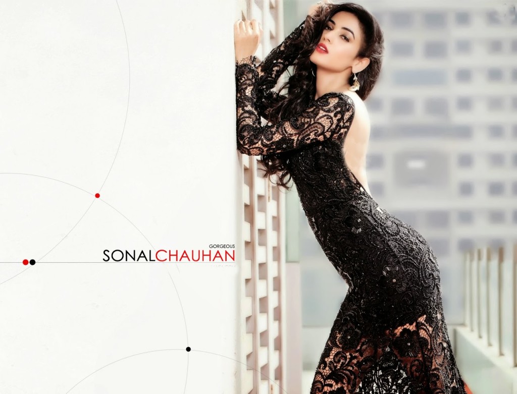 Sonal+Chauhan Sexy