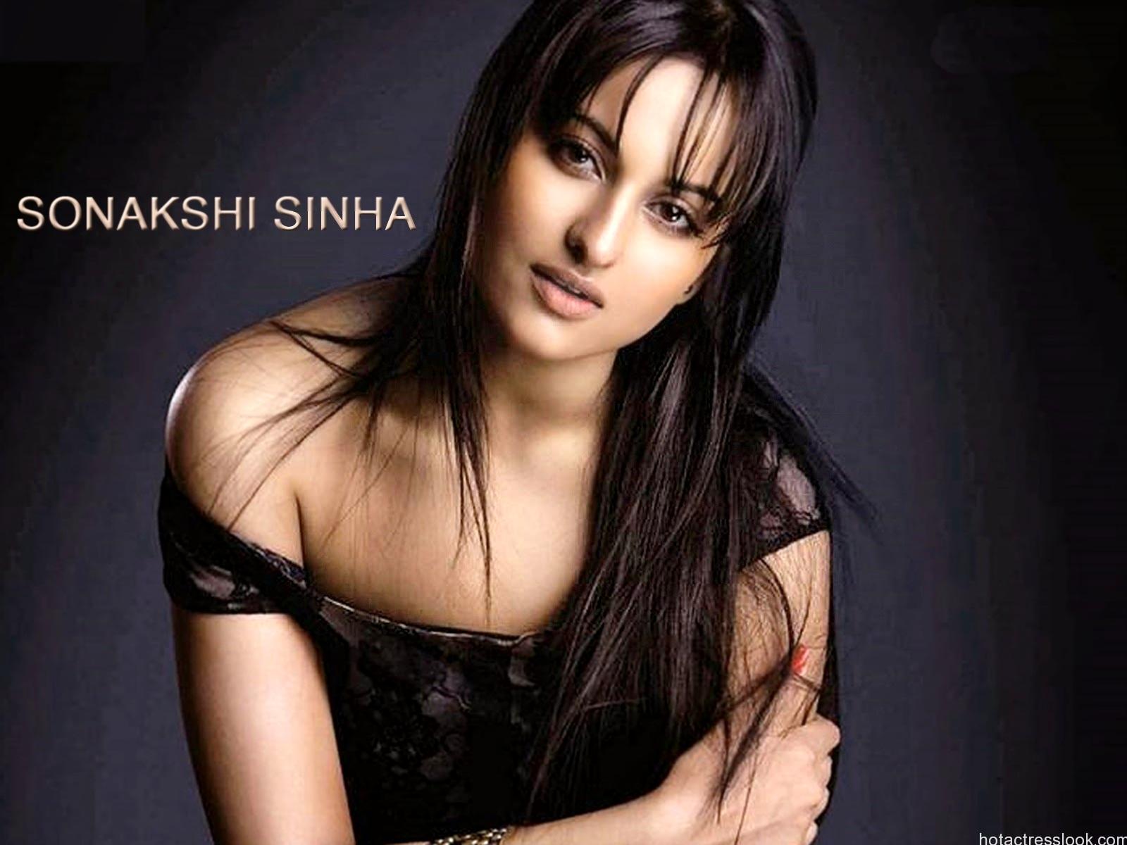 Bollywood Latest New Hot Photo By The Sonakshi Sinha.