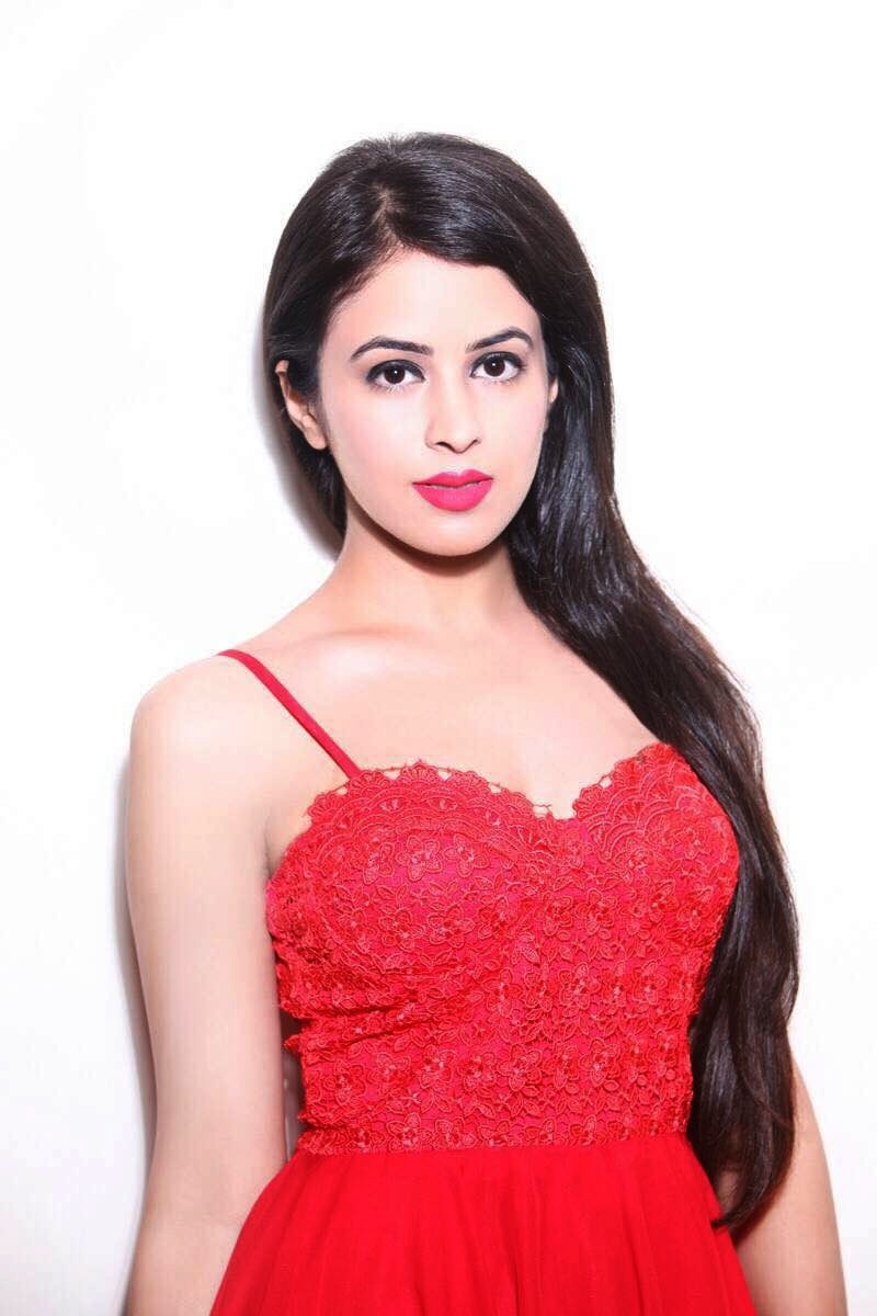 Shobhita Rana hot in red dress