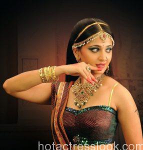 Anushka-Shetty-Hot-images-Rudramadevi