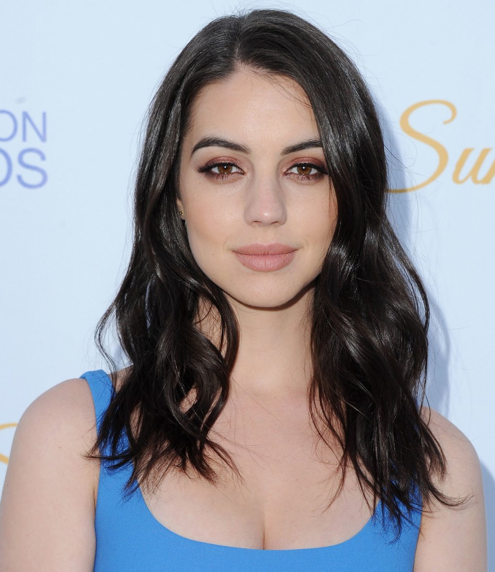 Official facebook page for actor adelaide kane. 